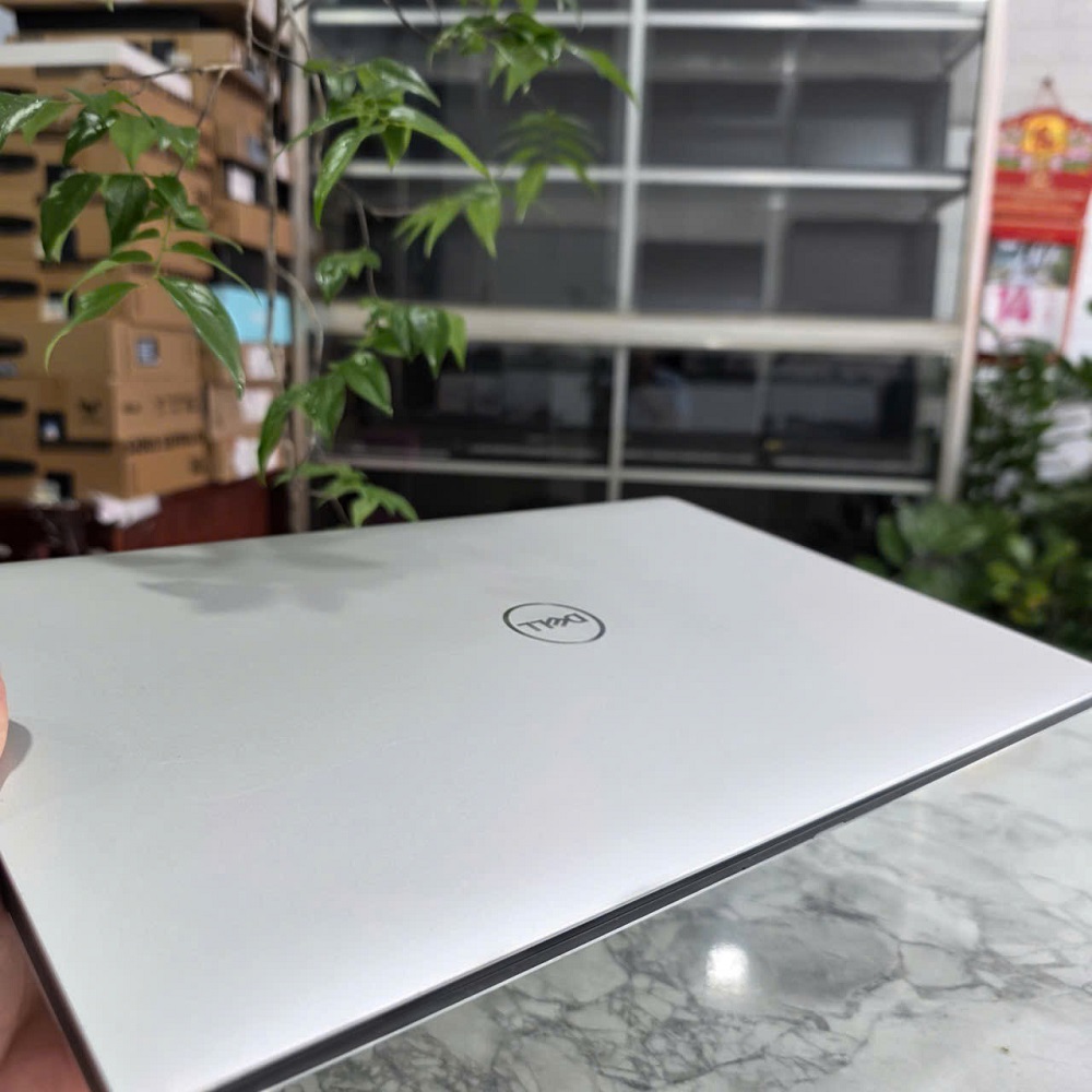 DELL XPS 15 7590 CORE I7-9750H RAM 16GB SSD 256GB GTX 1650 MÀN HÌNH : 15.6''Inch FHD IPS