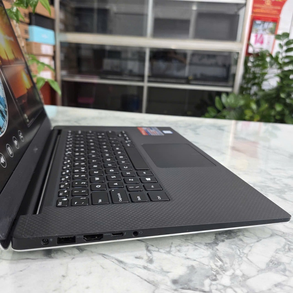 DELL XPS 15 7590 CORE I7-9750H RAM 16GB SSD 256GB GTX 1650 MÀN HÌNH : 15.6''Inch FHD IPS