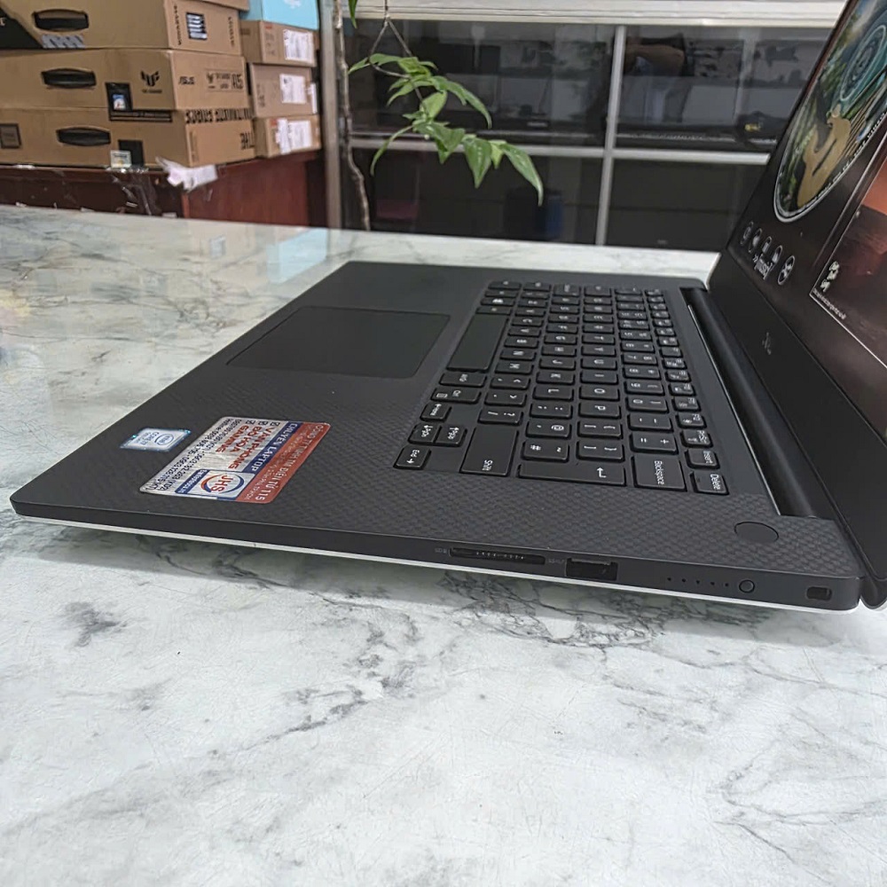DELL XPS 15 7590 CORE I7-9750H RAM 16GB SSD 256GB GTX 1650 MÀN HÌNH : 15.6''Inch FHD IPS