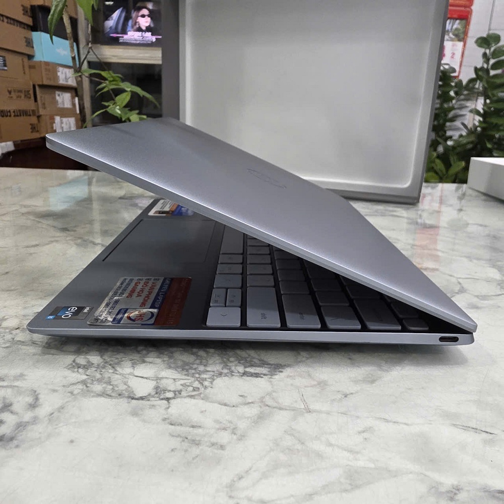 DELL XPS 9315 MÀU XANH (Sky) CORE I5-1230U RAM 8GB SSD 512GB MÀN HÌNH : 13.4 Inch FHD+