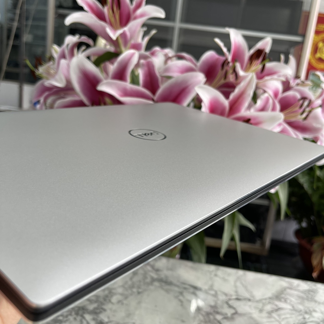  Dell XPS 15 7590 Core I7-9750H Ram 16gb Ssd 512gb Card RTX 1650 4GB Màn Hình 15.6''Inch Fhd