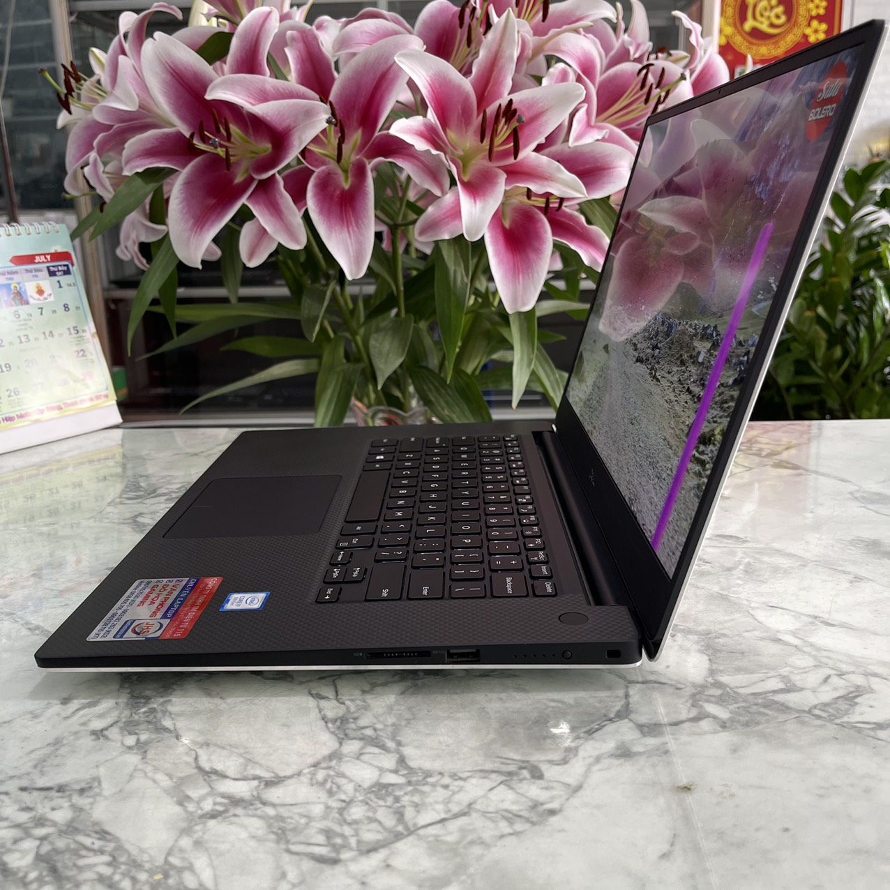  Dell XPS 15 7590 Core I7-9750H Ram 16gb Ssd 512gb Card RTX 1650 4GB Màn Hình 15.6''Inch Fhd
