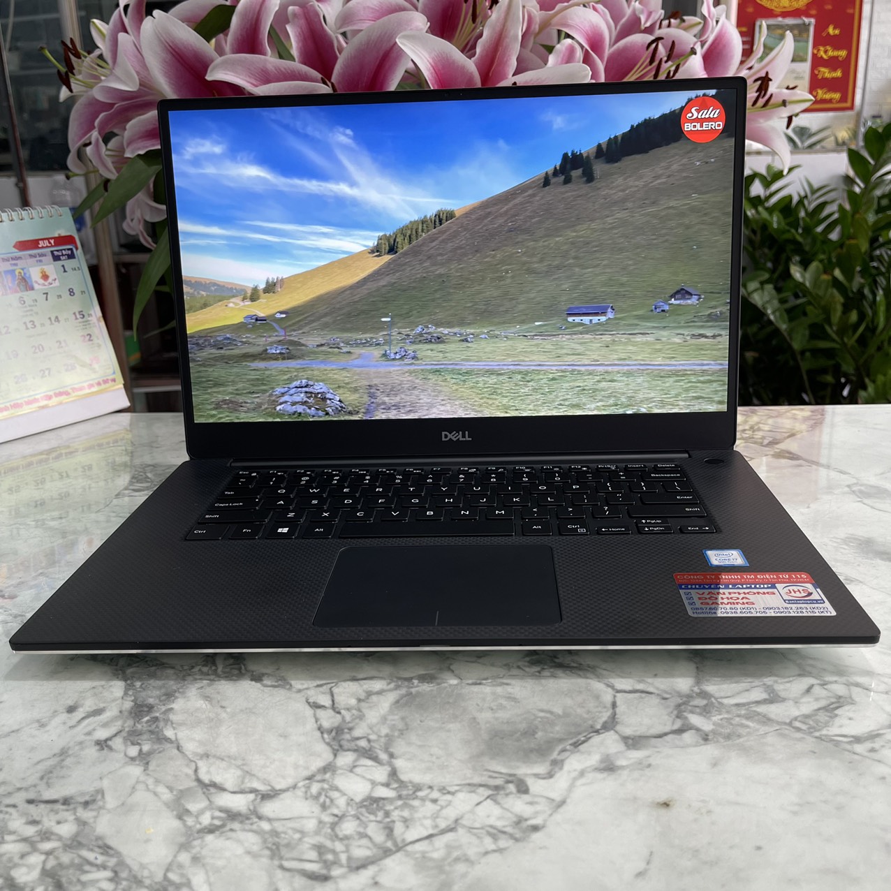  Dell XPS 15 7590 Core I7-9750H Ram 16gb Ssd 512gb Card RTX 1650 4GB Màn Hình 15.6''Inch Fhd
