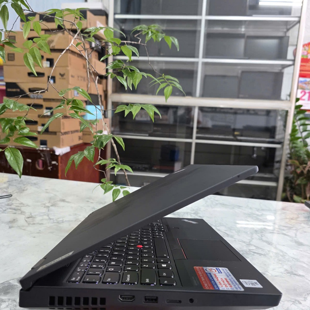 ĐỒ HỌA - GAMING LENOVO THINKPAD P15 GEN 1 CORE I7-11850H RAM 16GB SSD 512GB NVIDIA Quadro T2000 4GB GDDR5 MÀN HÌNH : 15.6''Inch Fhd IPS