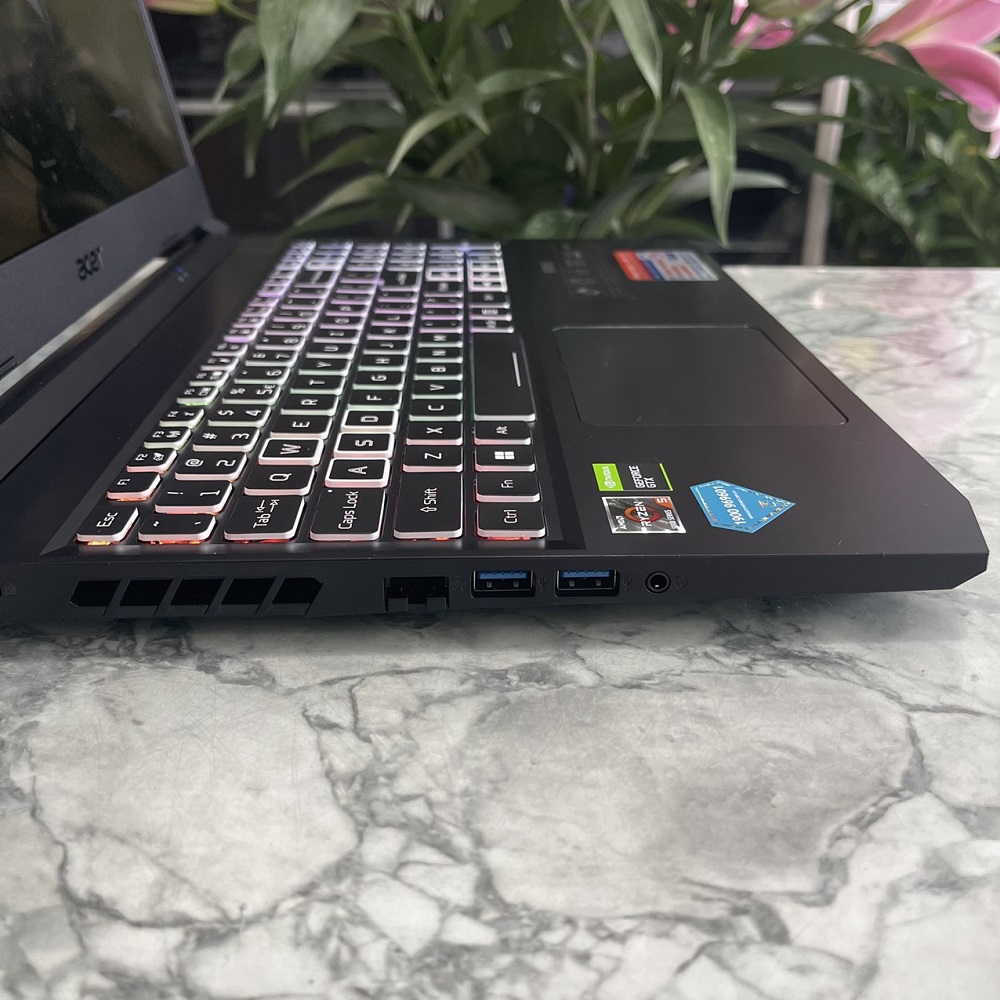 Gaming - Đồ Họa Acer Nitro 5 AN515-45-R6EV Ryzen 5-5600H SSD 512GB RAM 8GB GTX 1650 4GB MÀN HÌNH : 15.6''Inch IPS 144Hz
