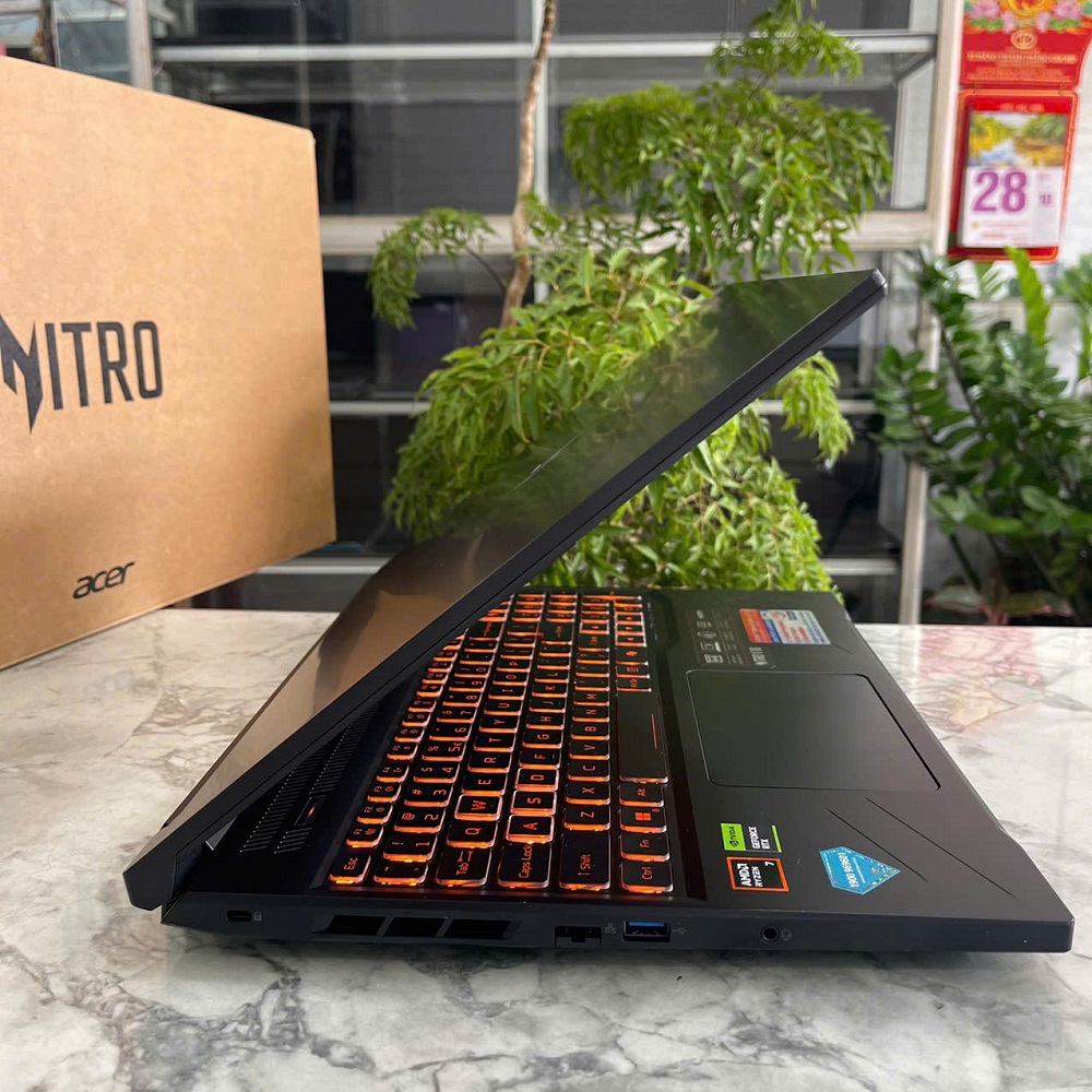 Gaming - Đồ Họa Acer Nitro V ANV16-41-R36Y (Máy LikeNew-Còn Bảo Hành Hãng 8/2028) RYZEN 7 8845HS RAM 16GB SSD 512GB RTX™ 4050 6GB MÀN HÌNH : 116 INCH WUXGA
