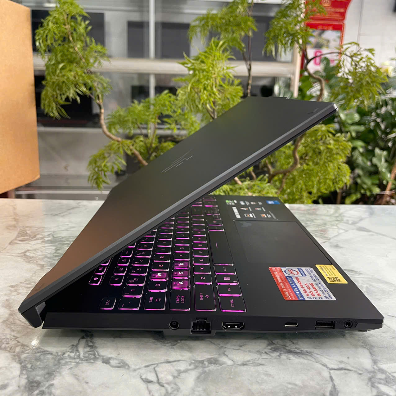 Gaming - Đồ Họa ASUS TUF F16 FX607VJ-RL034W(Máy LikeNew-Full Box-Bảo Hành Hãng) CORE 5 210H RAM 16GB SSD 512GB RTX 3050 6GB MÀN HÌNH : 16" FHD+ 144Hz