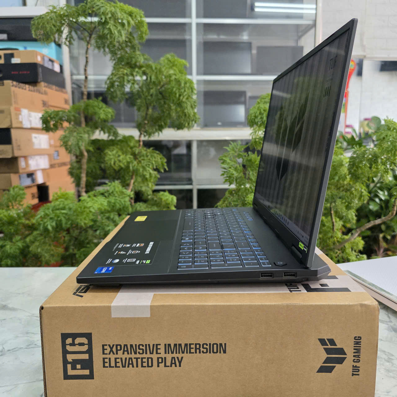 Gaming - Đồ Họa ASUS TUF F16 FX608JHR-RV037W (MÁY NEW OPEN BOX) CORE I7-14650HX RAM 16GB SSD 1.000GB VGA RTX 5050 8GB GDDR7 MÀN HÌNH : 16-Inch FHD+ 300 nits,165Hz