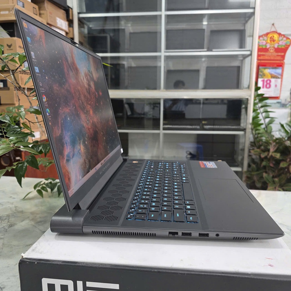Gaming - Đồ Họa DELL ALIENWARE M18 R2 CORE I7 14700HX RAM 16GB SSD 512GB RTX 4070 8GB MÀN HÌNH : 18'' QHD+ 165Hz