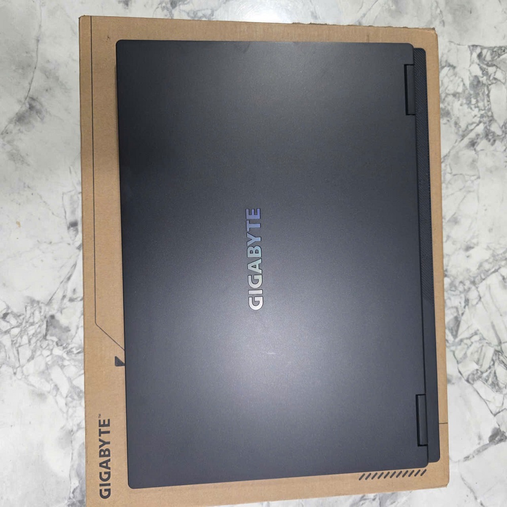 Gaming - Đồ Họa Gigabyte A16 GA63H Bảo Hành Hãng RYZEN 7 260 RTX™ 5050 8GB GDDR7 RAM 16GB SSD 512GB MÀN HÌNH : 16" INCH IPS WUXGA 165Hz, 300nits 