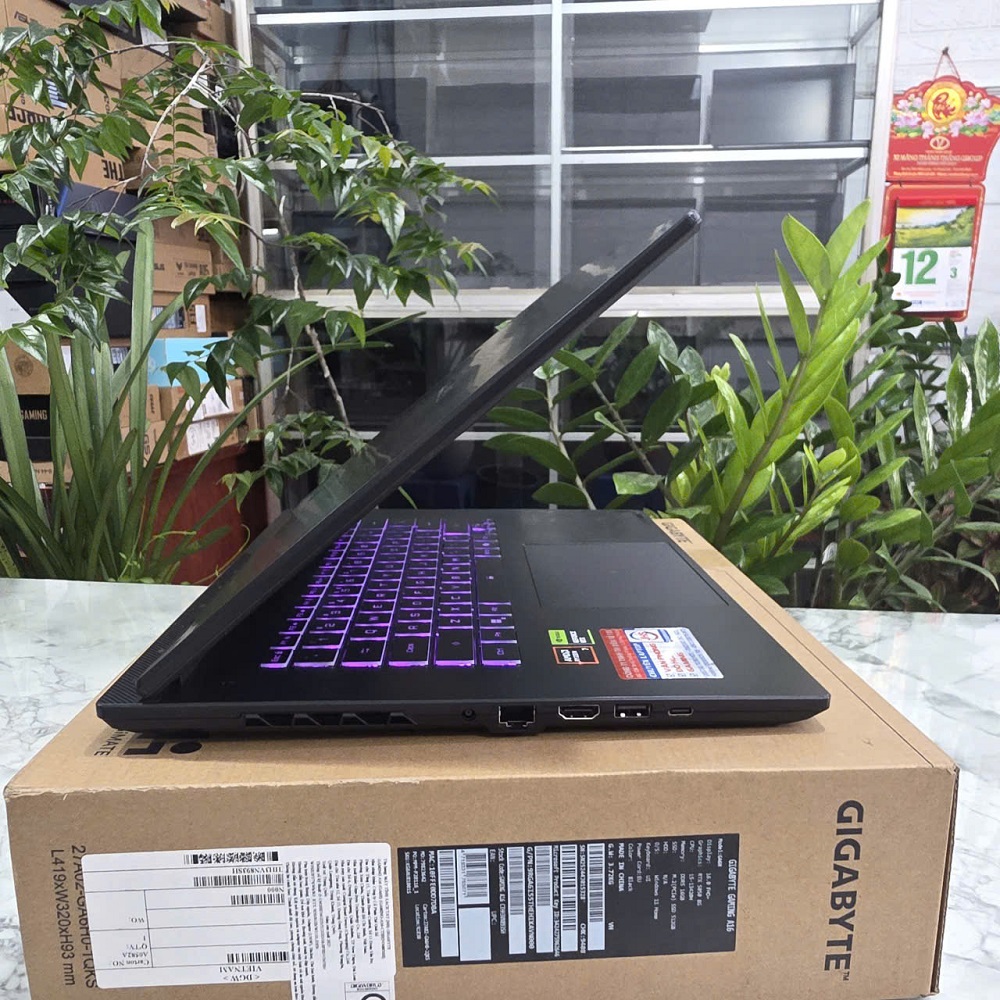Gaming - Đồ Họa Gigabyte A16 GA63H Bảo Hành Hãng RYZEN 7 260 RTX™ 5050 8GB GDDR7 RAM 16GB SSD 512GB MÀN HÌNH : 16" INCH IPS WUXGA 165Hz, 300nits 