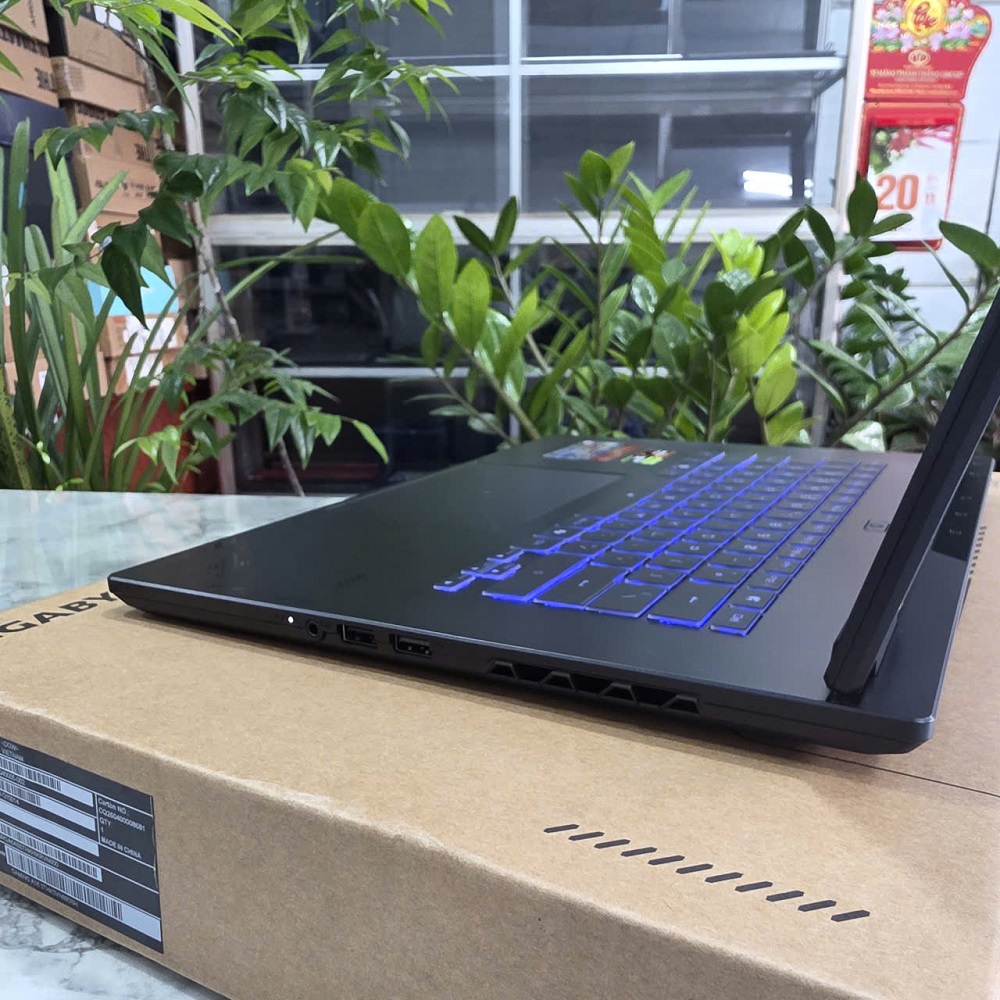Gaming - Đồ Họa Gigabyte A16 GA63H Bảo Hành Hãng RYZEN 7 260 RTX™ 5050 8GB GDDR7 RAM 16GB SSD 512GB MÀN HÌNH : 16" INCH IPS WUXGA 165Hz, 300nits