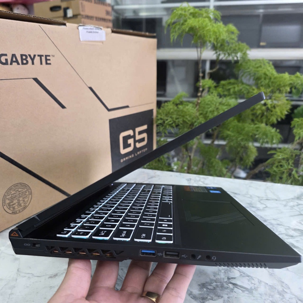 Gaming - Đồ Họa Gigabyte G5 MF5-AX211NGW Máy LikeNew -Bảo Hành Hãng CORE I5-13500H RTX 4050 6GB RAM 8GB SSD 512GB MÀN HÌNH : 15.6''Inch Fhd IPS 144Hz