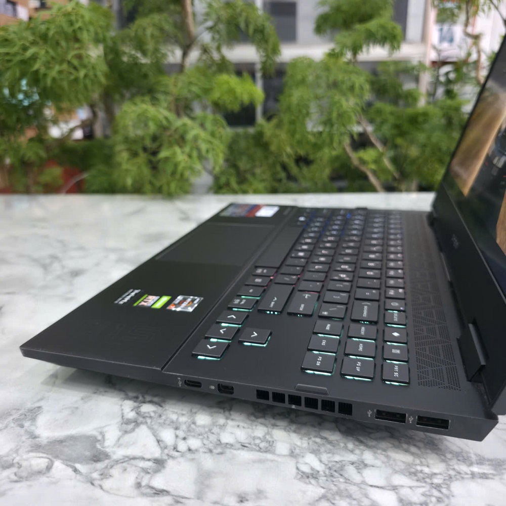 Gaming - Đồ Họa HP OMEN 15-en1027AX RYZEN 7-5800H RAM 16GB SSD 512GB RTX™ 3070 8GB MÀN HÌNH : 15,6 INCH IPS 144hz