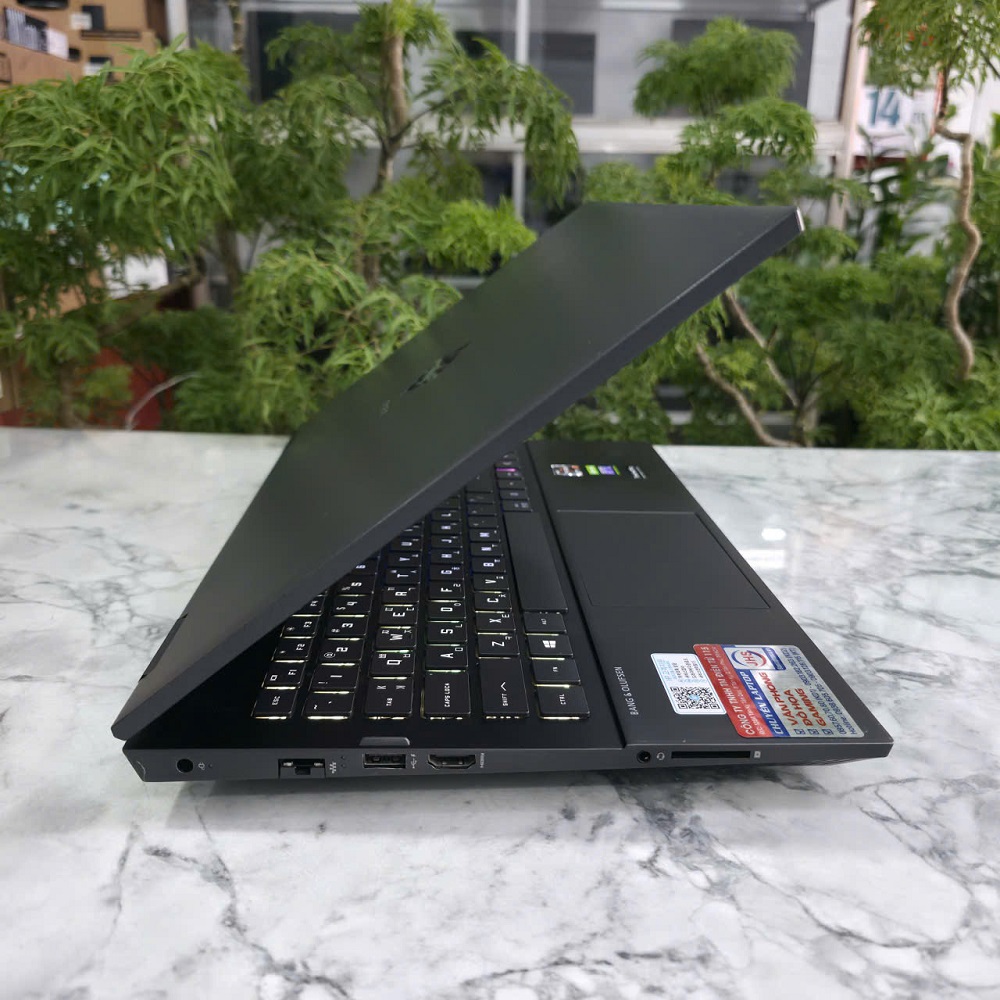 Gaming - Đồ Họa HP OMEN 15-en1027AX RYZEN 7-5800H RAM 16GB SSD 512GB RTX™ 3070 8GB MÀN HÌNH : 15,6 INCH IPS 144hz