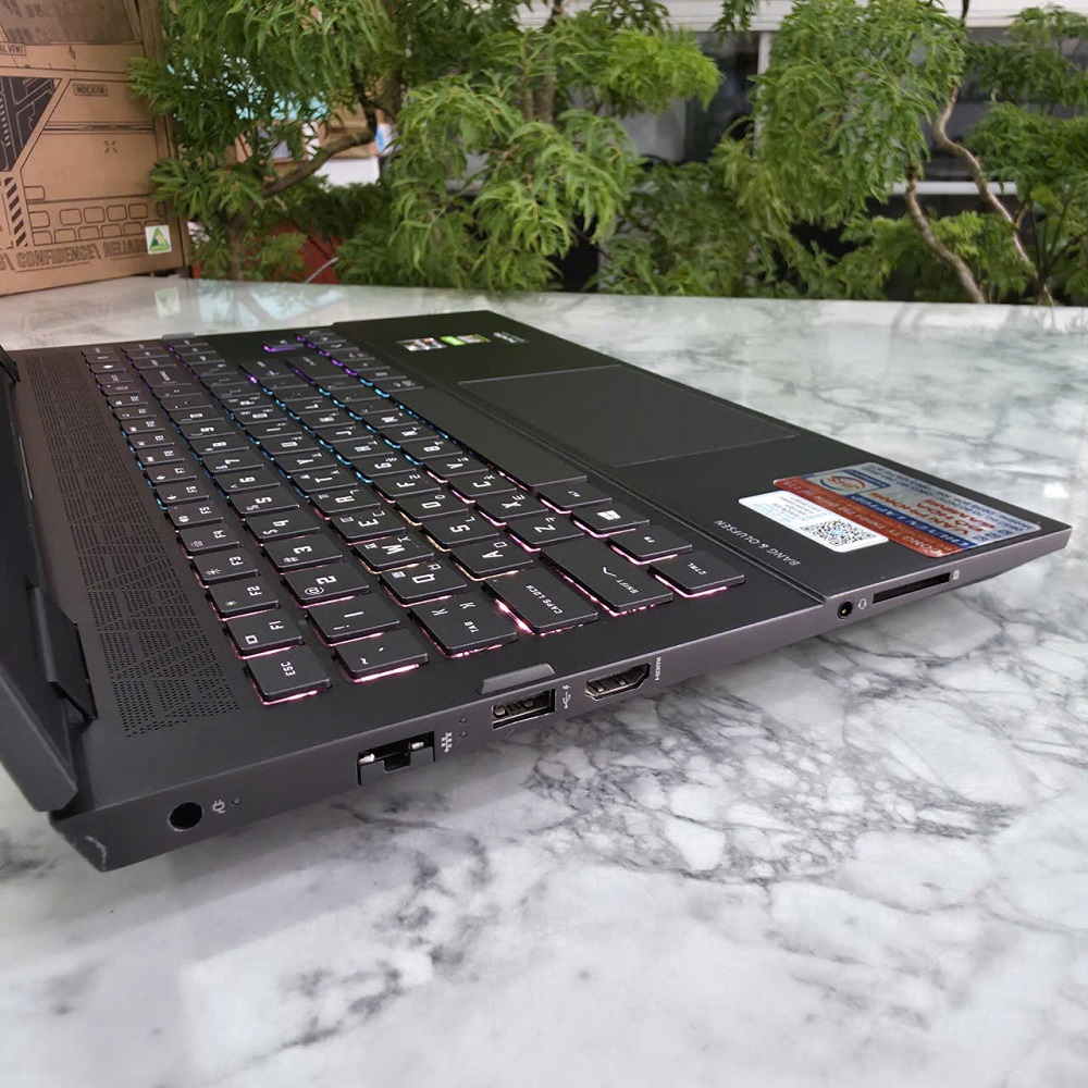 Gaming - Đồ Họa HP OMEN 15-en1027AX RYZEN 7-5800H RAM 16GB SSD 512GB RTX™ 3070 8GB MÀN HÌNH : 15,6 INCH IPS 144hz