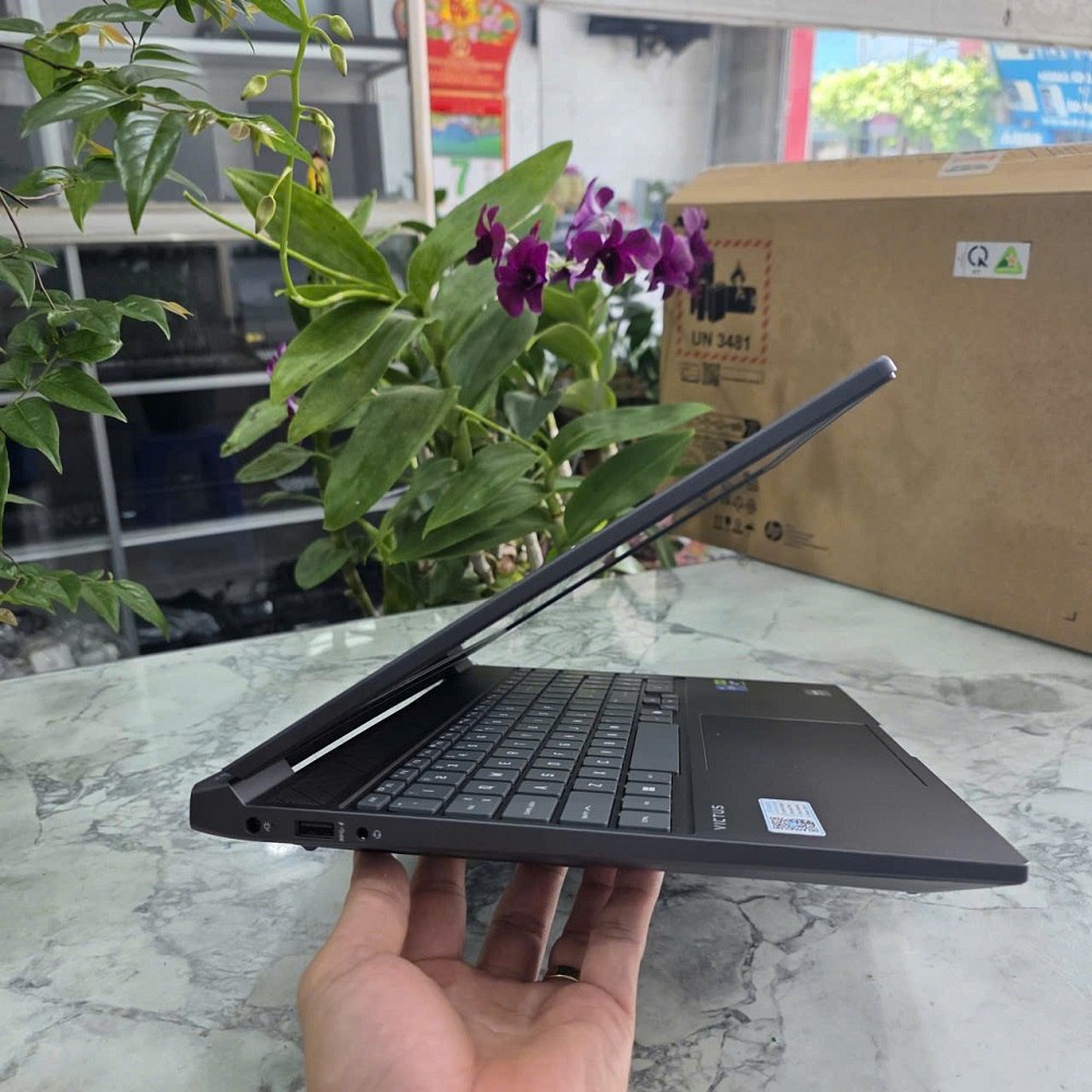 Gaming - Đồ Họa HP VICTUS 15-fa2731TX (MÁY NEW OPEN BOX) CORE I5-13420H RAM 16GB SSD 512GB RTX™ 3050 6GB GDDR6 MÀN HÌNH : 15.6 Inch IPS 144Hz 300 nits 