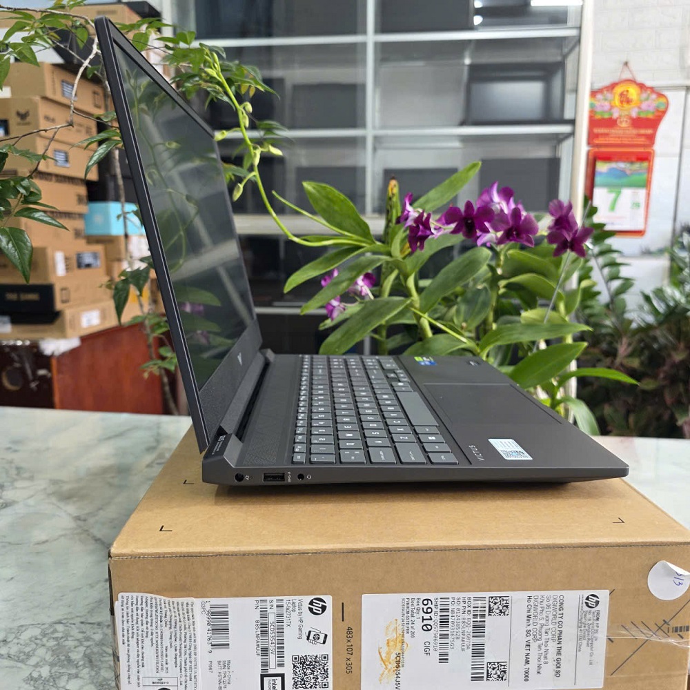 Gaming - Đồ Họa HP VICTUS 15-fa2731TX (MÁY NEW OPEN BOX) CORE I5-13420H RAM 16GB SSD 512GB RTX™ 3050 6GB GDDR6 MÀN HÌNH : 15.6 Inch IPS 144Hz 300 nits 