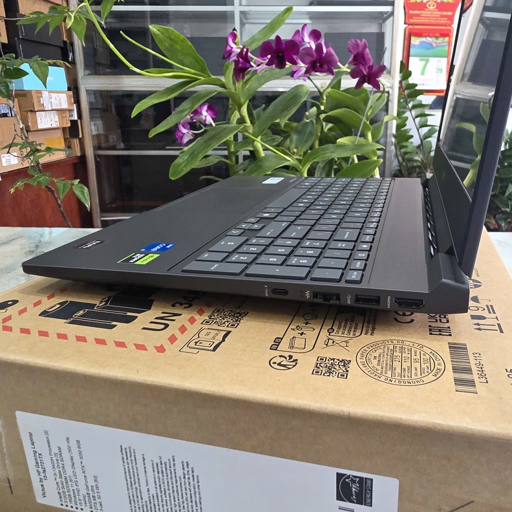 Gaming - Đồ Họa HP VICTUS 15-fa2731TX (MÁY NEW OPEN BOX) CORE I5-13420H RAM 16GB SSD 512GB RTX™ 3050 6GB GDDR6 MÀN HÌNH : 15.6 Inch IPS 144Hz 300 nits 
