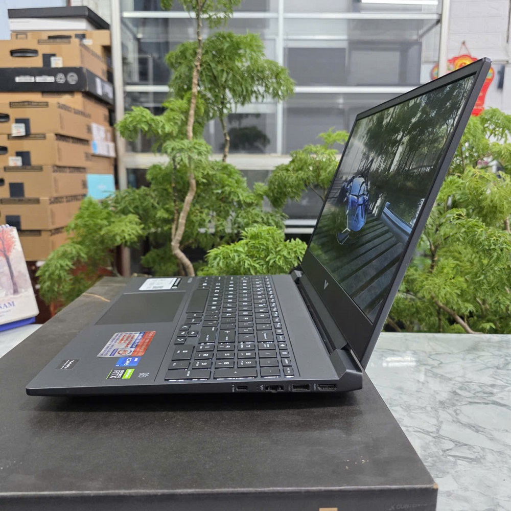 Gaming - Đồ Họa HP VICTUS 15-faoo32dx Core I7-12650H RAM 16GB SSD 512GB RTX3050 Ti (4GB) Màn Hình : 15.6'' Inch FHD 144Hz, IPS 