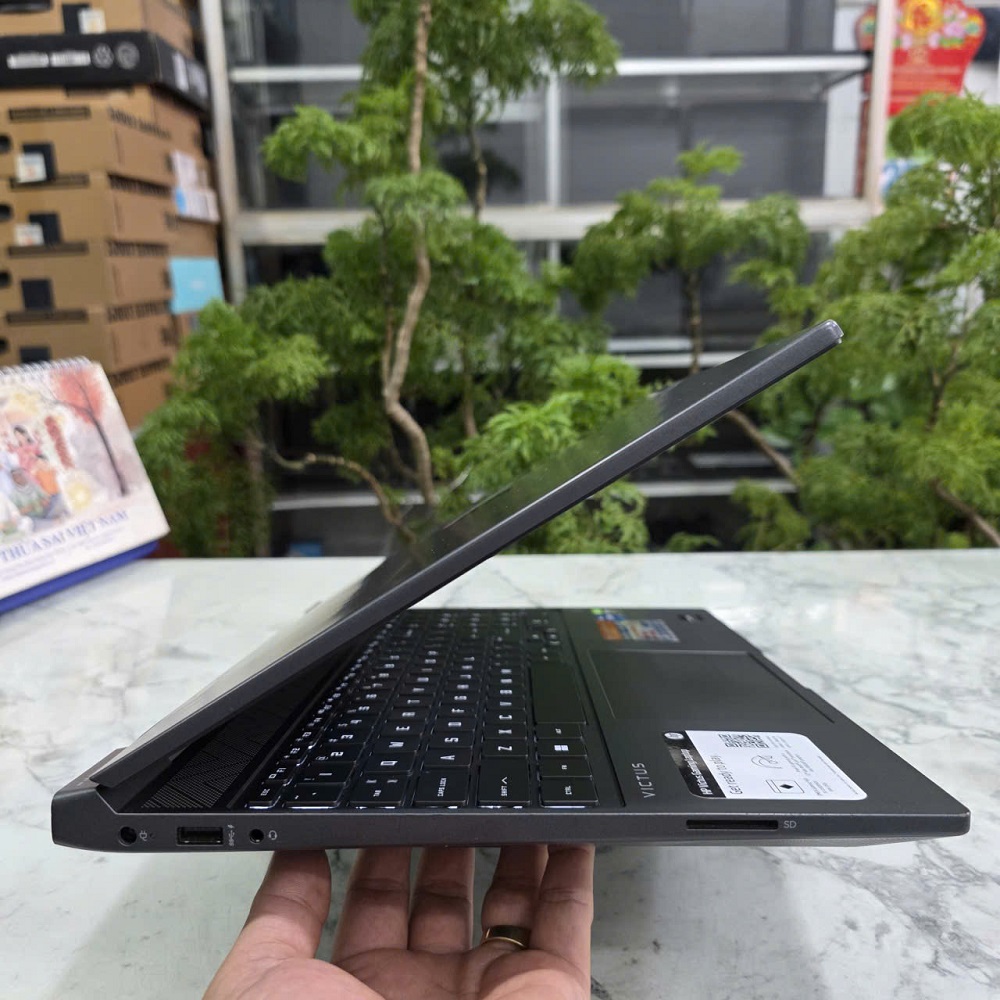 Gaming - Đồ Họa HP VICTUS 15-faoo32dx Core I7-12650H RAM 16GB SSD 512GB RTX3050 Ti (4GB) Màn Hình : 15.6'' Inch FHD 144Hz, IPS 