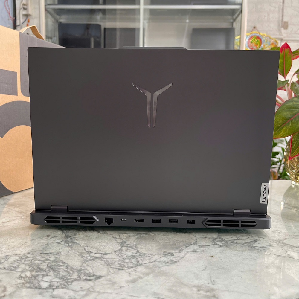 Gaming - Đồ Họa Legion 5 Pro 2024 R9000P ARX8 Máy LikeNew RYZEN 9-7945HX RAM 16GG SSD 1.000GB RTX 4060 8GB GDDR6 MÀN HÌNH : 16 Inch 2K 240Hz 