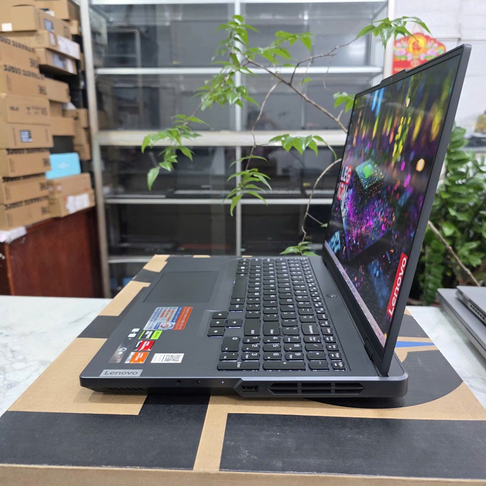 Gaming - Đồ Họa LENOVO LEGION 5 PRO 2024 R9000P ARX8 RYZEN 9 7945HX RAM 16GG SSD 1.000GB RTX™ 4060 8GB GDDR6 MÀN HÌNH : 16.0 Inch, 2.5K WQXGA 240Hz