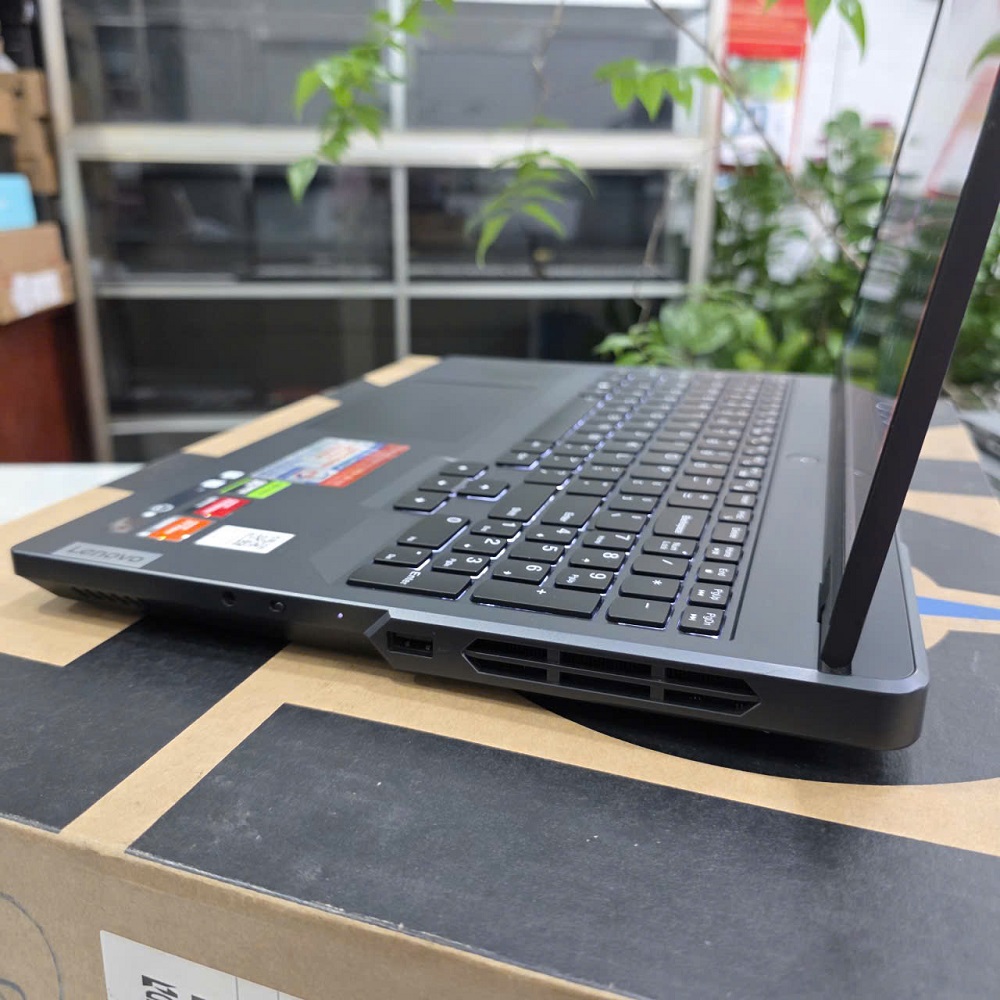 Gaming - Đồ Họa LENOVO LEGION 5 PRO 2024 R9000P ARX8 RYZEN 9 7945HX RAM 16GG SSD 1.000GB RTX™ 4060 8GB GDDR6 MÀN HÌNH : 16.0 Inch, 2.5K WQXGA 240Hz