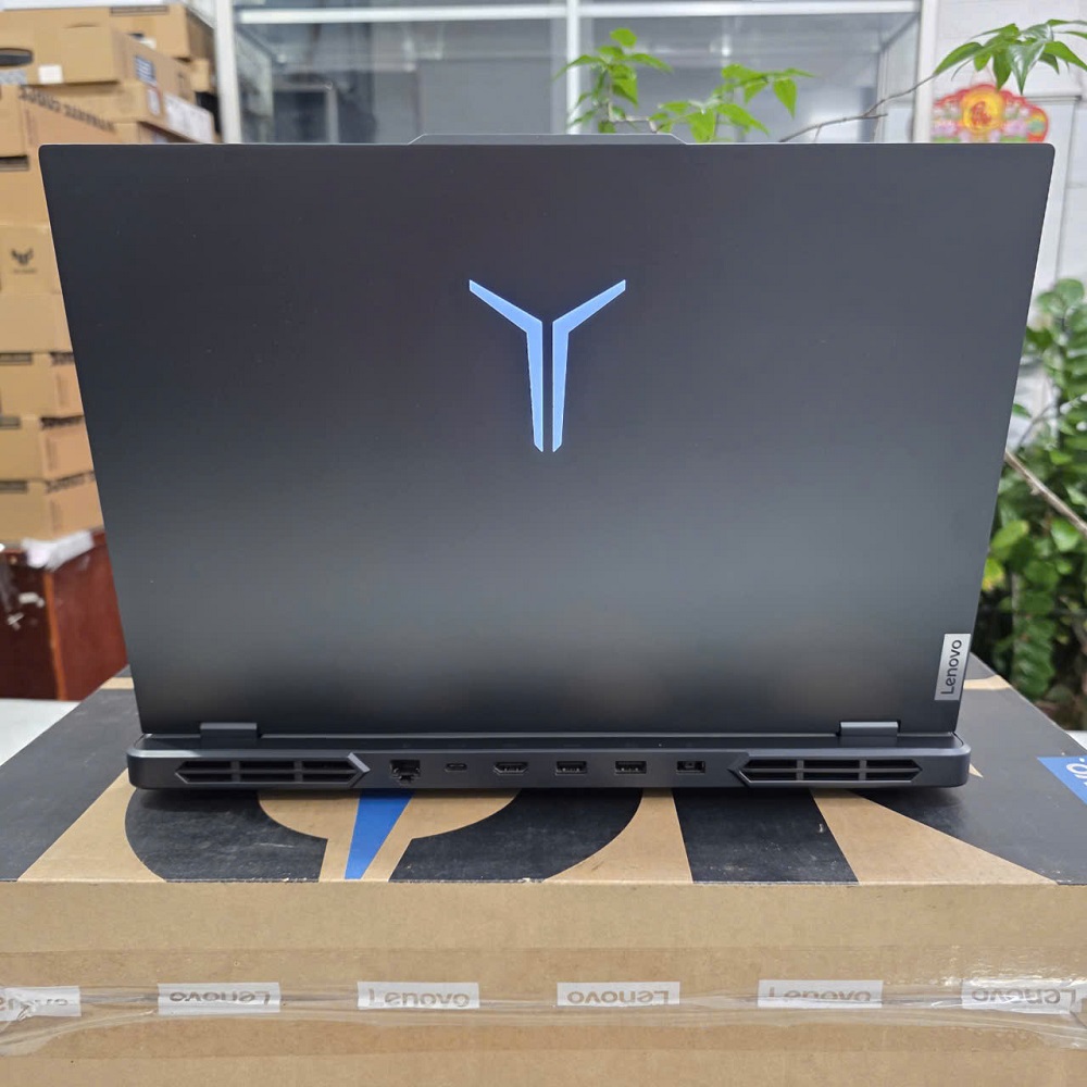 Gaming - Đồ Họa LENOVO LEGION 5 PRO 2024 R9000P ARX8 RYZEN 9 7945HX RAM 16GG SSD 1.000GB RTX™ 4060 8GB GDDR6 MÀN HÌNH : 16.0 Inch, 2.5K WQXGA 240Hz