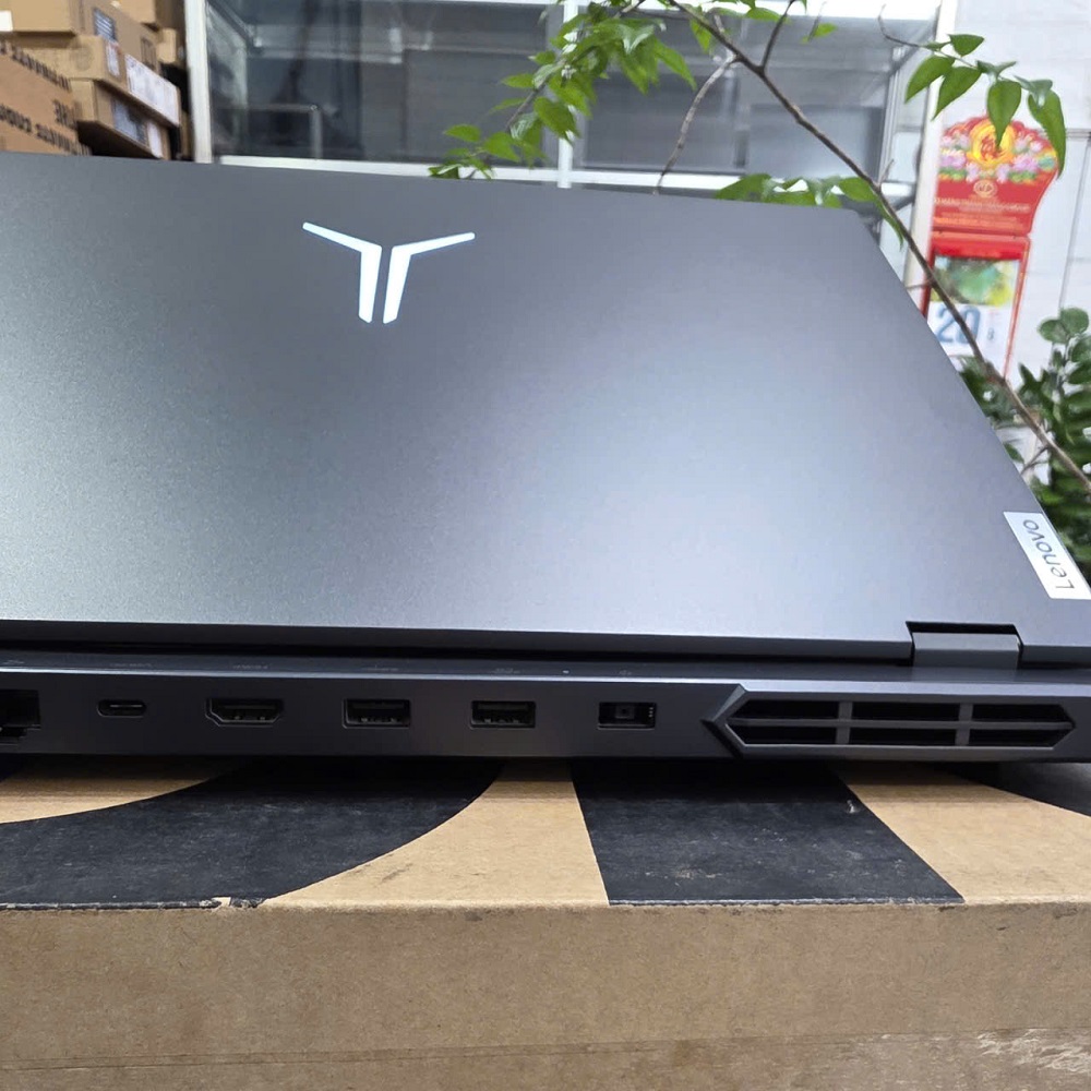 Gaming - Đồ Họa LENOVO LEGION 5 PRO 2024 R9000P ARX8 RYZEN 9 7945HX RAM 16GG SSD 1.000GB RTX™ 4060 8GB GDDR6 MÀN HÌNH : 16.0 Inch, 2.5K WQXGA 240Hz