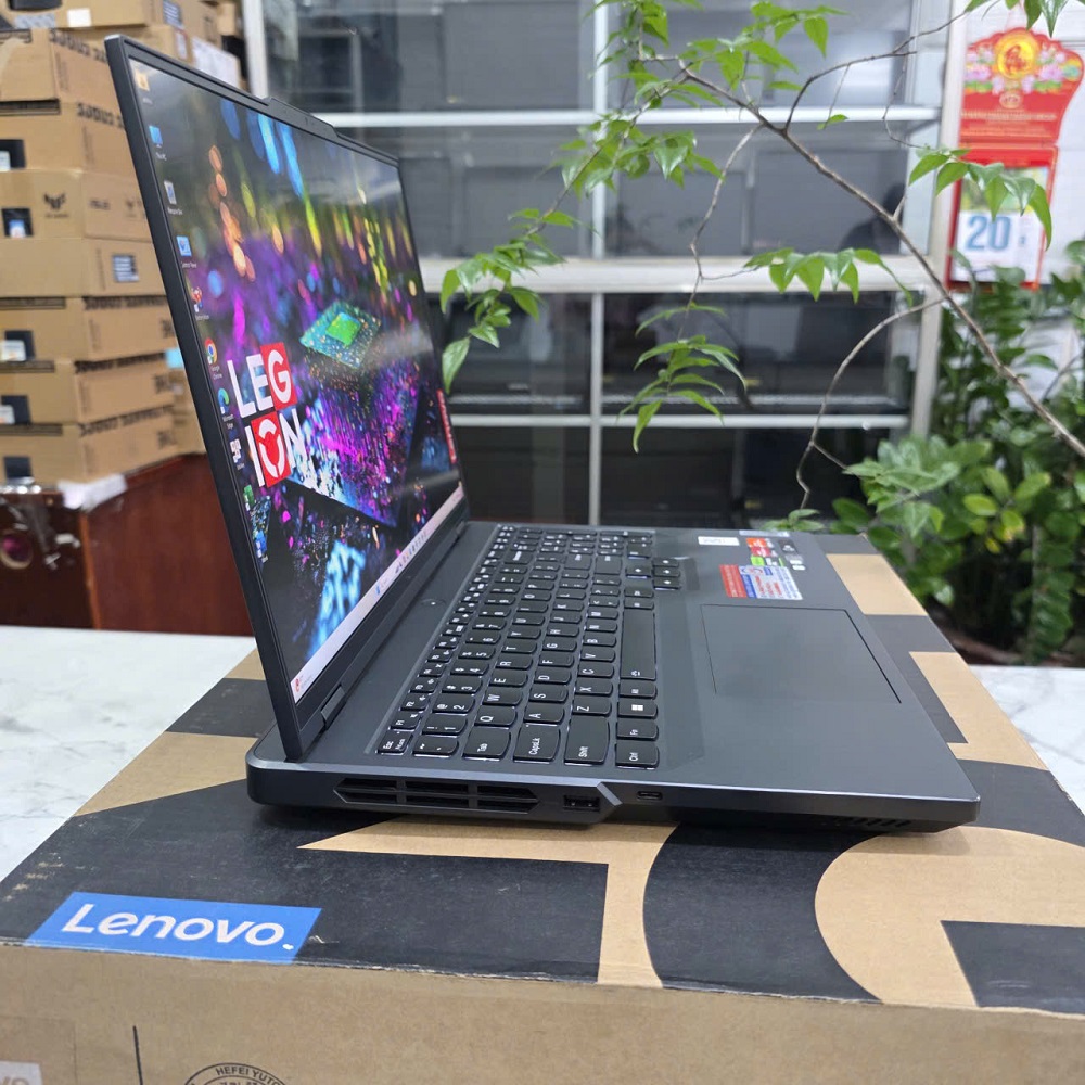 Gaming - Đồ Họa LENOVO LEGION 5 PRO 2024 R9000P ARX8 RYZEN 9 7945HX RAM 16GG SSD 1.000GB RTX™ 4060 8GB GDDR6 MÀN HÌNH : 16.0 Inch, 2.5K WQXGA 240Hz