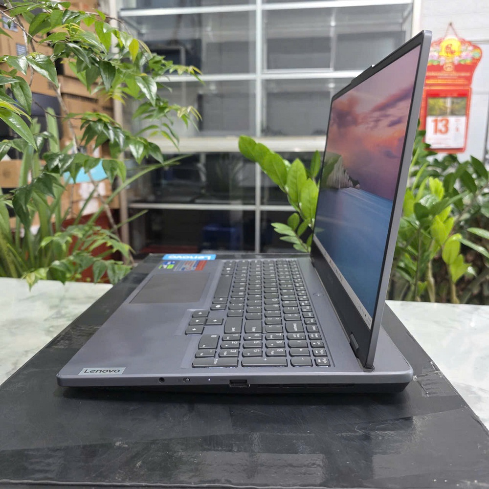 Gaming - Đồ Họa LENOVO LEGION Y7000 2024 CORE I7-13650HX RAM 24GB SSD 512GB RTX 4060 8GB MÀN HÌNH : 15.6''IPS 144Hz