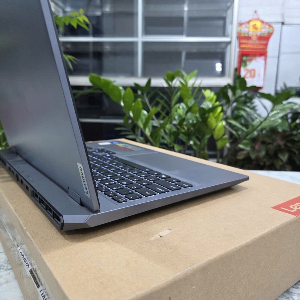 Gaming - Đồ Họa LENOVO LOQ 15IAX9 CORE I5-12450HX RAM 16GB SSD 512GB RTX 3050 6GB MÀN HÌNH : 15.6''IPS 144Hz 