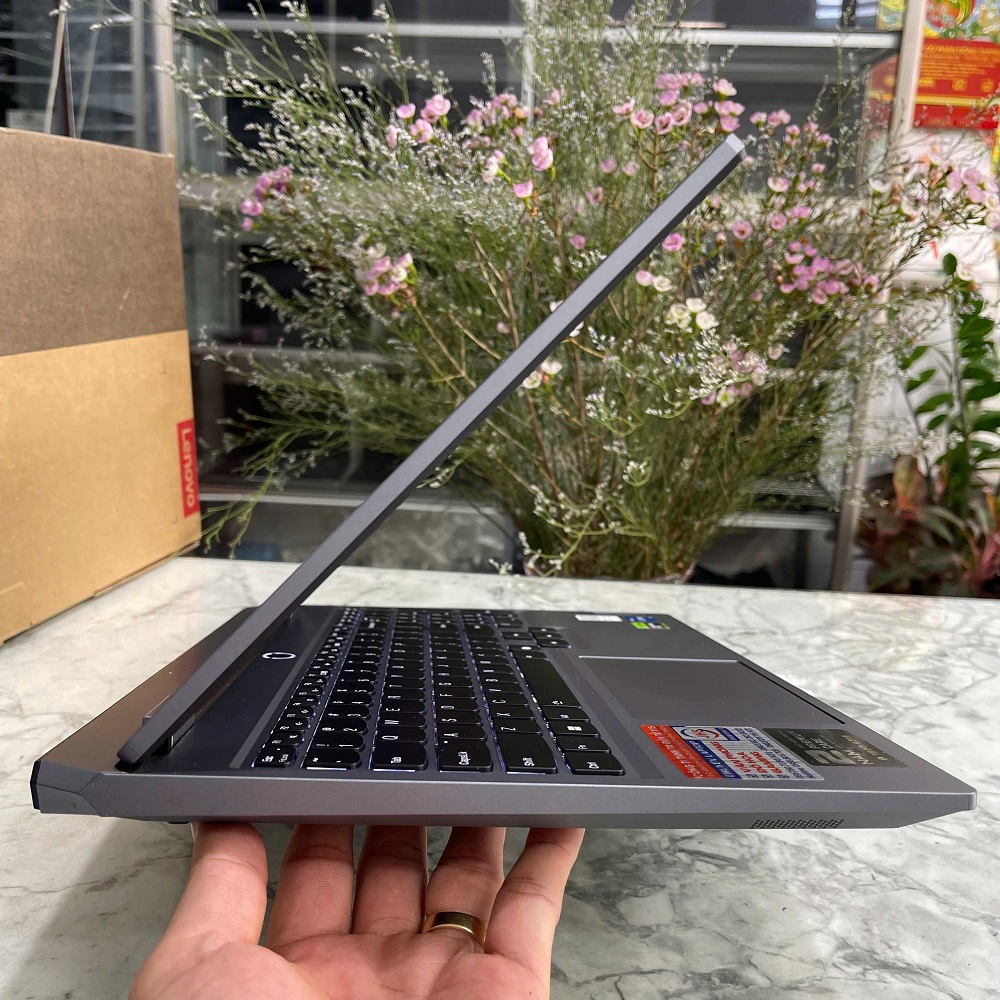 Gaming - Đồ Họa LENOVO LOQ 15IAX9 CORE I5-12450HX RAM 16GB SSD 512GB RTX 2050 4GB MÀN HÌNH : 15.6 Inch IPS 144Hz 