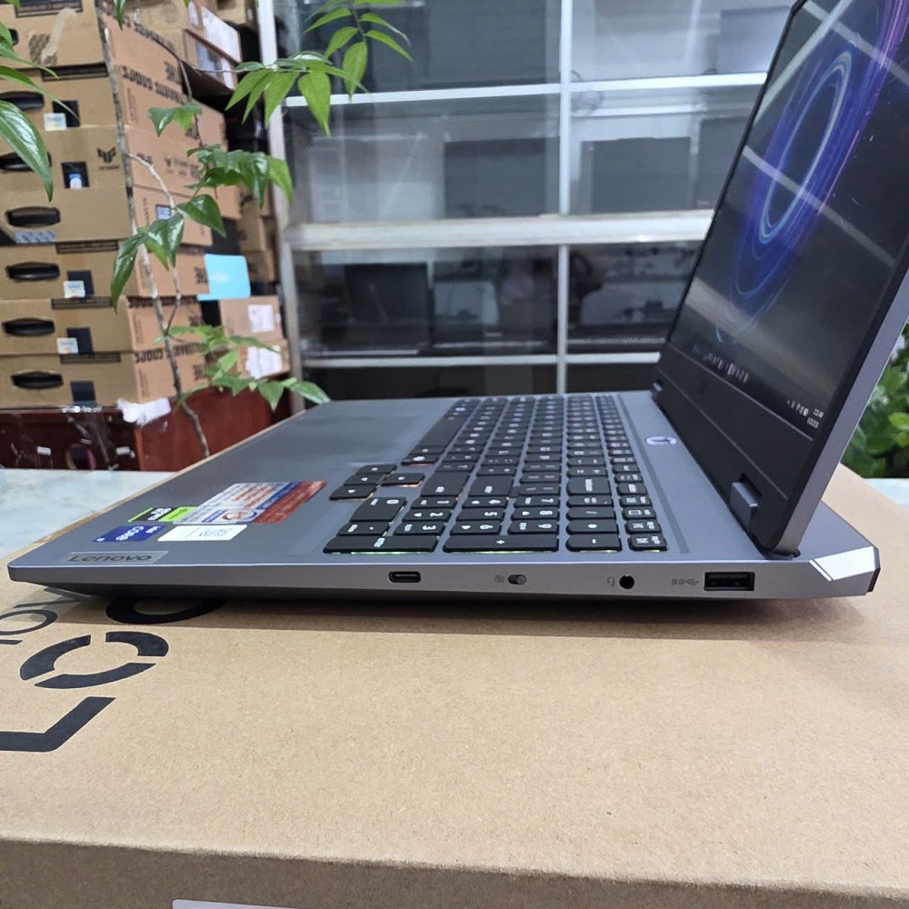 Gaming - Đồ Họa LENOVO LOQ 15IRX10 (Máy LikeNew-BẢO HÀNH HÃNG) CORE I7-13650HX RTX 5050 8GB GDDR7 RAM 16GB SSD 512GB MÀN HÌNH : 15.6 Inch IPS 144H