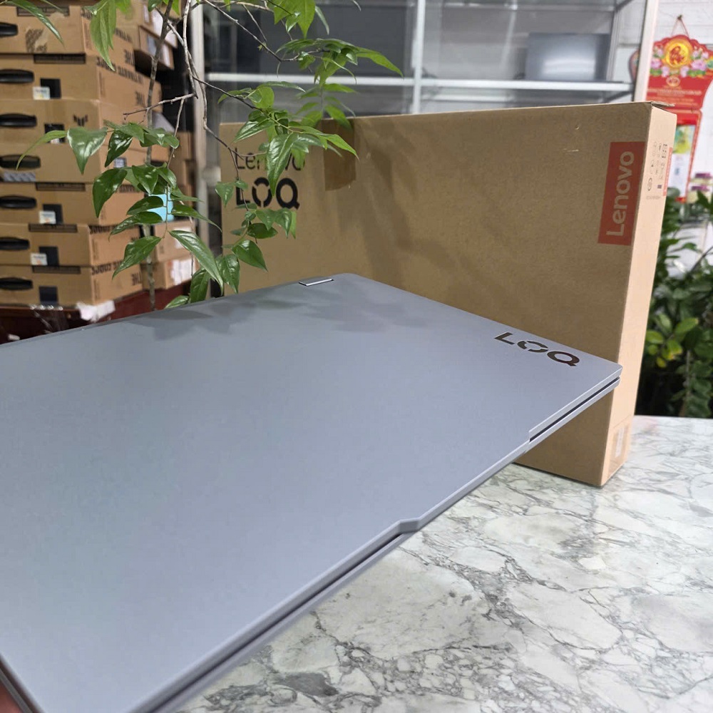 Gaming - Đồ Họa LENOVO LOQ 15IRX10 (Máy LikeNew-BẢO HÀNH HÃNG) CORE I7-13650HX RTX 5050 8GB GDDR7 RAM 16GB SSD 512GB MÀN HÌNH : 15.6 Inch IPS 144H