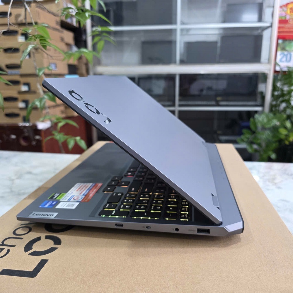 Gaming - Đồ Họa LENOVO LOQ 15IRX10 (Máy LikeNew-BẢO HÀNH HÃNG) CORE I7-13650HX RTX 5050 8GB GDDR7 RAM 16GB SSD 512GB MÀN HÌNH : 15.6 Inch IPS 144H