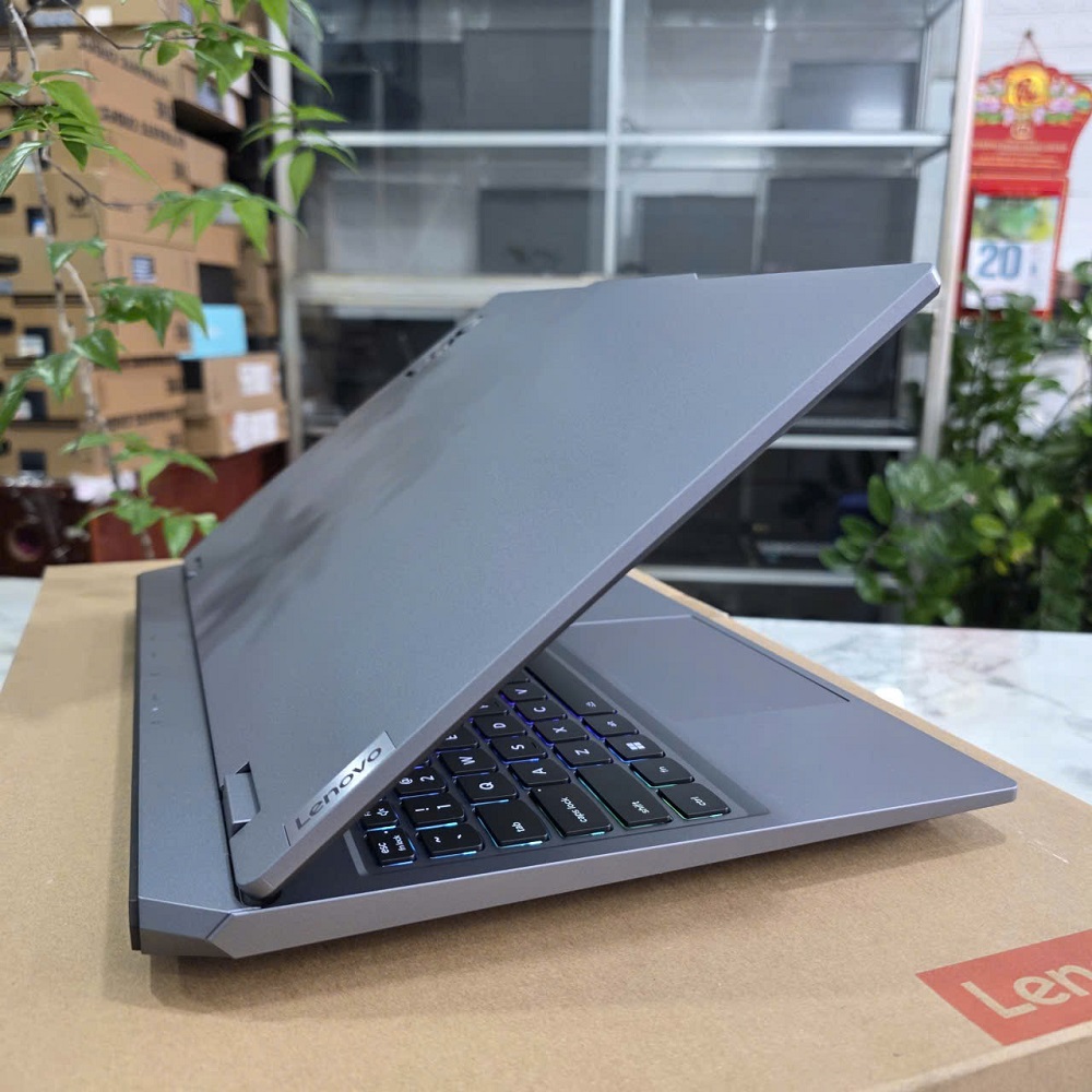 Gaming - Đồ Họa LENOVO LOQ 15IRX10 (Máy LikeNew-BẢO HÀNH HÃNG) CORE I7-13650HX RTX 5050 8GB GDDR7 RAM 16GB SSD 512GB MÀN HÌNH : 15.6 Inch IPS 144H
