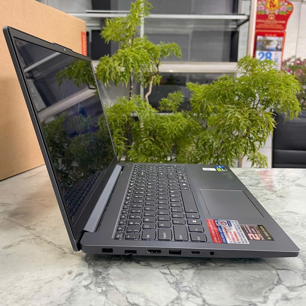 Gaming - Đồ Họa Lenovo LOQ Essential 15IAX9E BẢO HÀNH HÃNG CORE I5-12450HX RAM 16GB SSD 512GB Card RTX 3050 6GB MÀN HÌNH : 15.6 Inch IPS Fhd 144Hz 