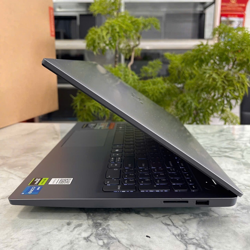 Gaming - Đồ Họa Lenovo LOQ Essential 15IAX9E BẢO HÀNH HÃNG CORE I5-12450HX RAM 16GB SSD 512GB Card RTX 3050 6GB MÀN HÌNH : 15.6 Inch IPS Fhd 144Hz 