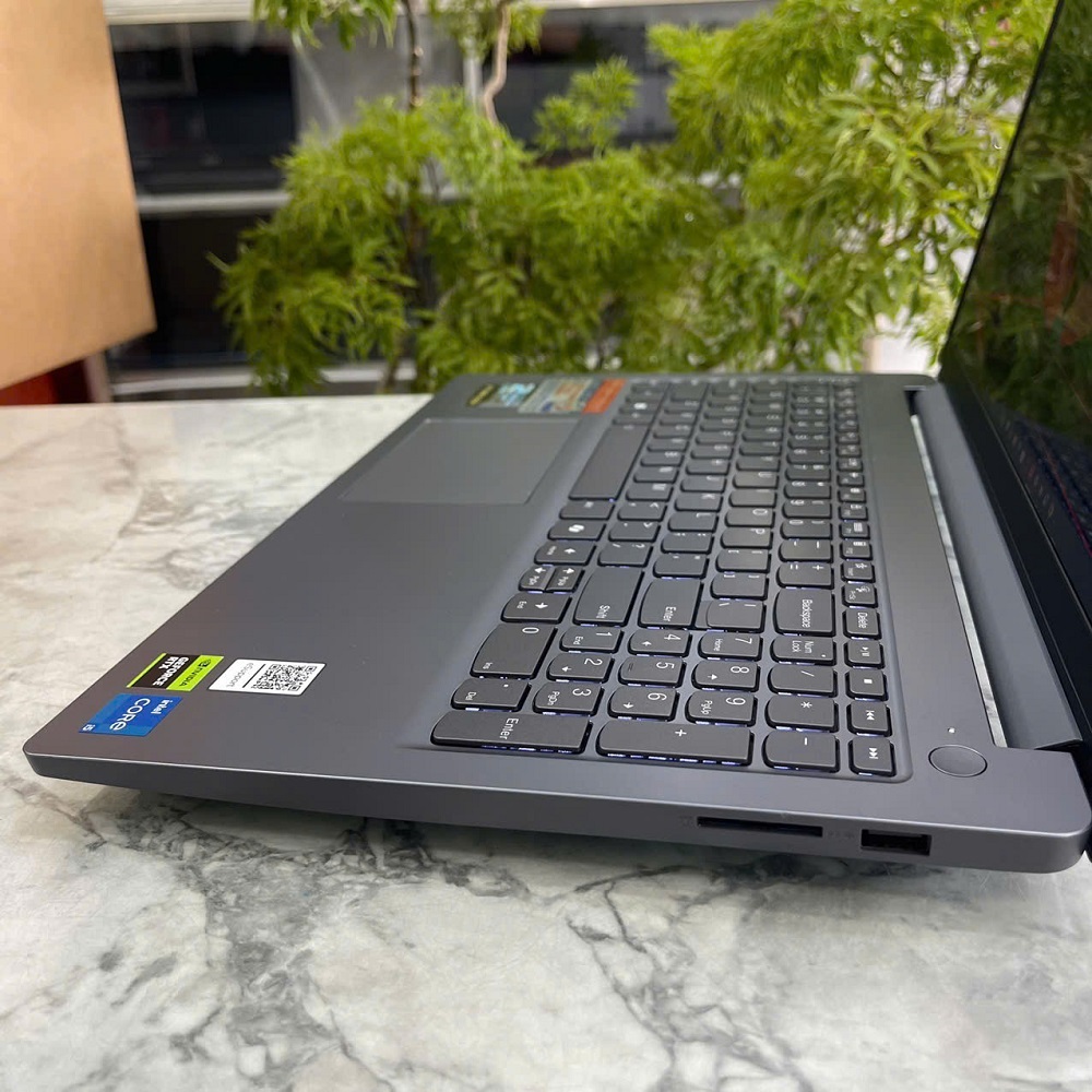 Gaming - Đồ Họa Lenovo LOQ Essential 15IAX9E BẢO HÀNH HÃNG CORE I5-12450HX RAM 16GB SSD 512GB Card RTX 3050 6GB MÀN HÌNH : 15.6 Inch IPS Fhd 144Hz 