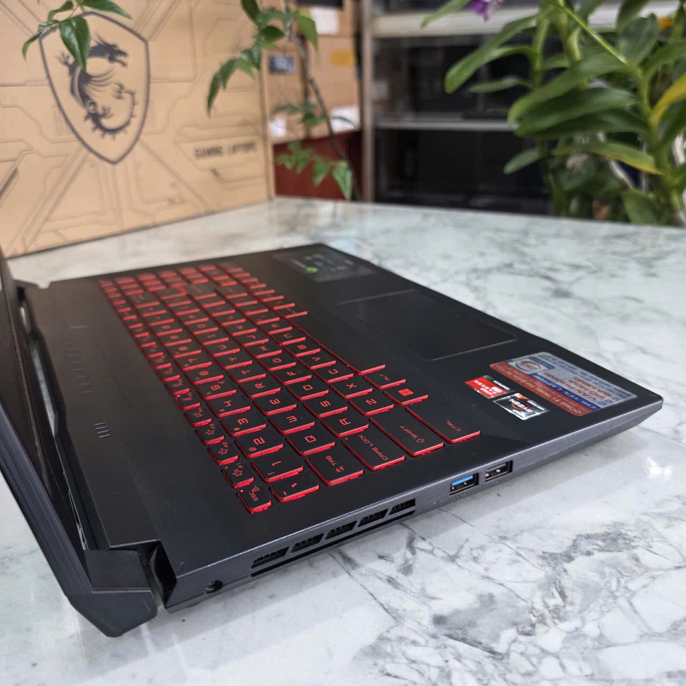 Gaming - Đồ Họa MSI Bravo 15 B5DD RYZEN 7-5800H RAM 16GB SSD 512GB RX 5500M 4GB GDDR6 MÀN HÌNH : 15.6 Inch Fhd IPS