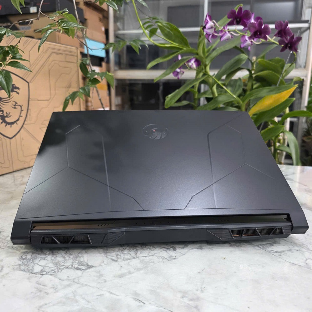 Gaming - Đồ Họa MSI Bravo 15 B5DD RYZEN 7-5800H RAM 16GB SSD 512GB RX 5500M 4GB GDDR6 MÀN HÌNH : 15.6 Inch Fhd IPS
