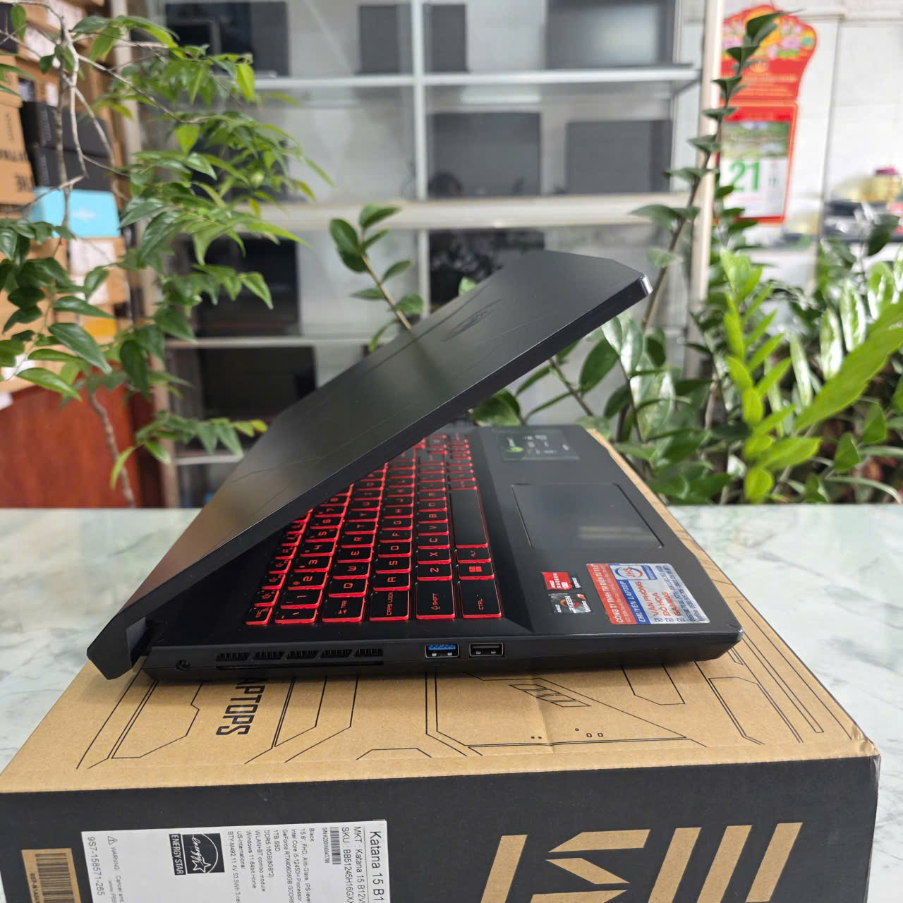 Gaming - Đồ Họa MSI Bravo 15 B5DD RYZEN 7-5800H RAM 8GB SSD 512GB RX 5500M 4GB GDDR6 MÀN HÌNH : 15.6 Inch Fhd IPS