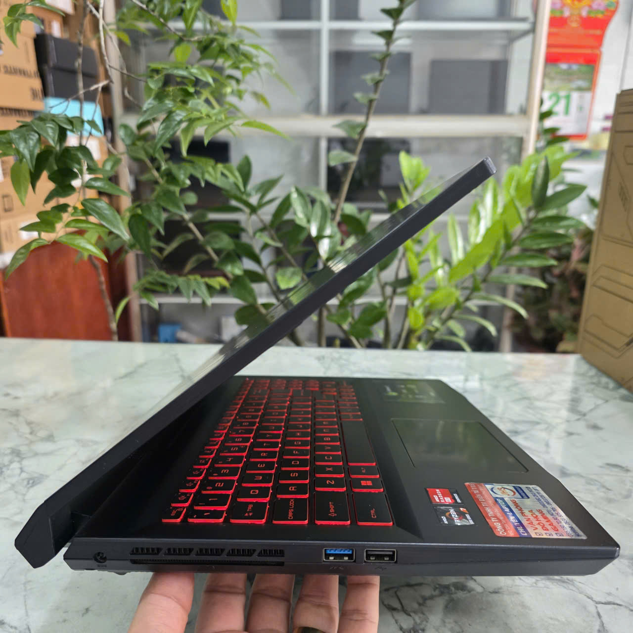 Gaming - Đồ Họa MSI Bravo 15 B5DD RYZEN 7-5800H RAM 8GB SSD 512GB RX 5500M 4GB GDDR6 MÀN HÌNH : 15.6 Inch Fhd IPS