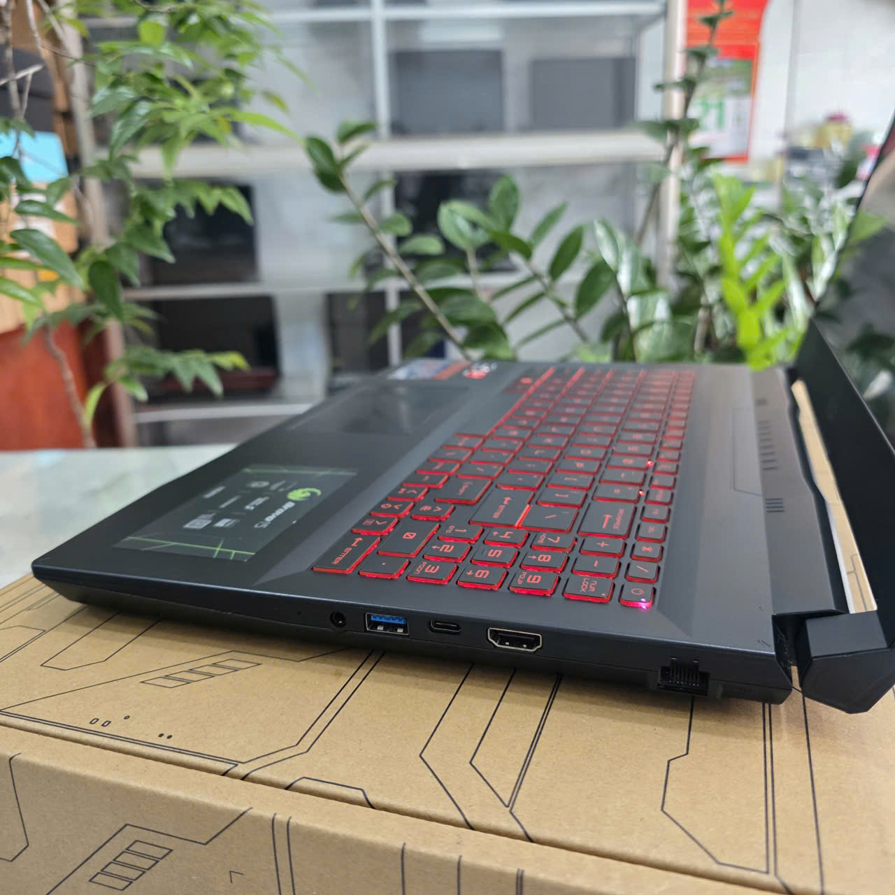 Gaming - Đồ Họa MSI Bravo 15 B5DD RYZEN 7-5800H RAM 8GB SSD 512GB RX 5500M 4GB GDDR6 MÀN HÌNH : 15.6 Inch Fhd IPS