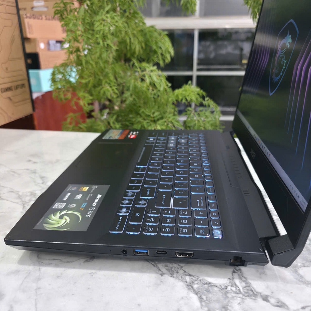 Gaming - Đồ Họa MSI Bravo 15 B7ED RYZEN 5 7535HS RAM 16GB SSD 512GB RX 6550M 4GB MÀN HÌNH : 15.6 INCH FHD IPS 144Hz