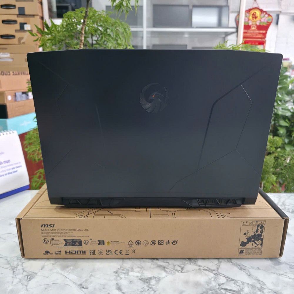 Gaming - Đồ Họa MSI Bravo 15 B7ED RYZEN 5 7535HS RAM 16GB SSD 512GB RX 6550M 4GB MÀN HÌNH : 15.6 INCH FHD IPS 144Hz