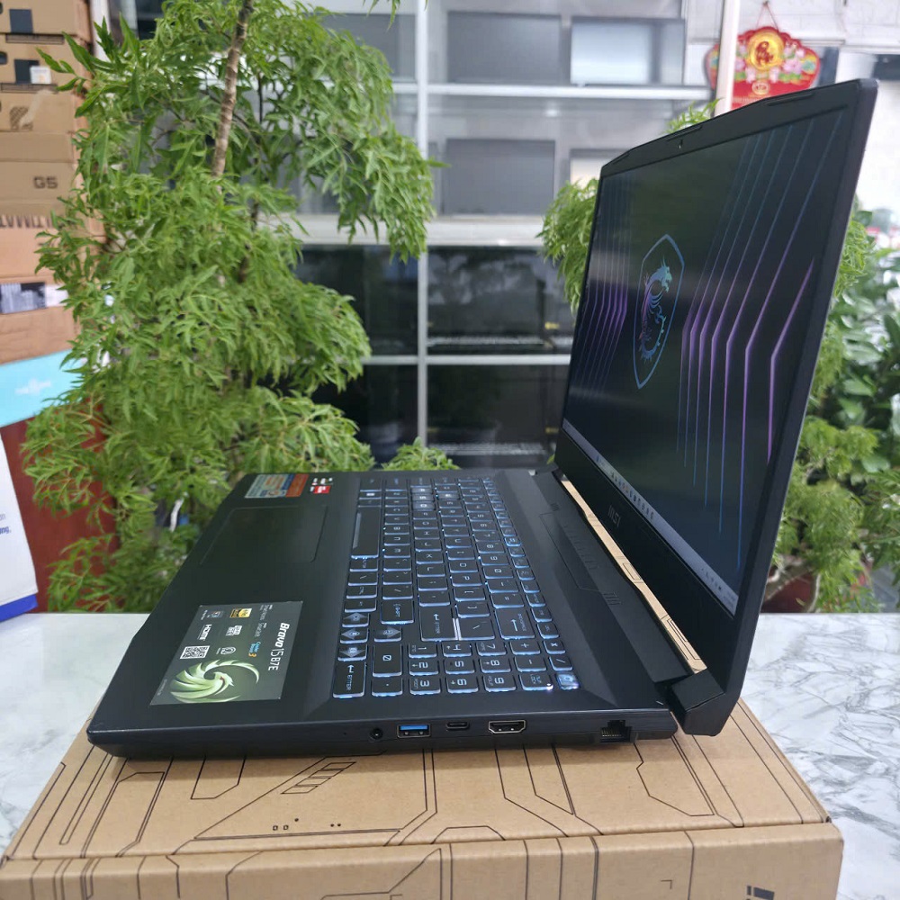 Gaming - Đồ Họa MSI Bravo 15 B7ED RYZEN 5 7535HS RAM 16GB SSD 512GB RX 6550M 4GB MÀN HÌNH : 15.6 INCH FHD IPS 144Hz