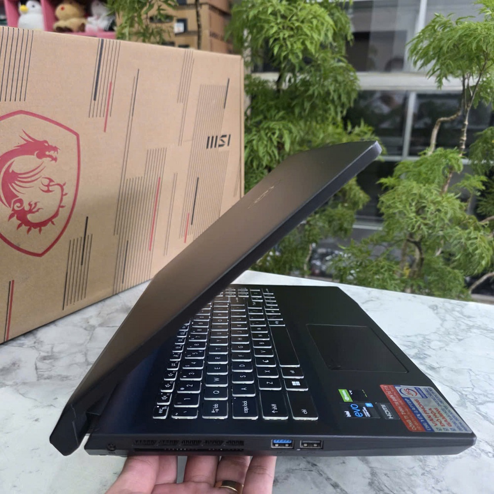 Gaming - Đồ Họa MSI Creator M16 A12UC 291VN CORE™ I7-12700H RAM 16GB SSD 256GB RTX 3050 4GB Màn Hình ; 16 Inch QHD+